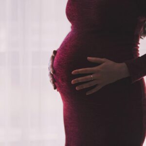 Kiedy wykonuje się badania genetyczne w ciąży?